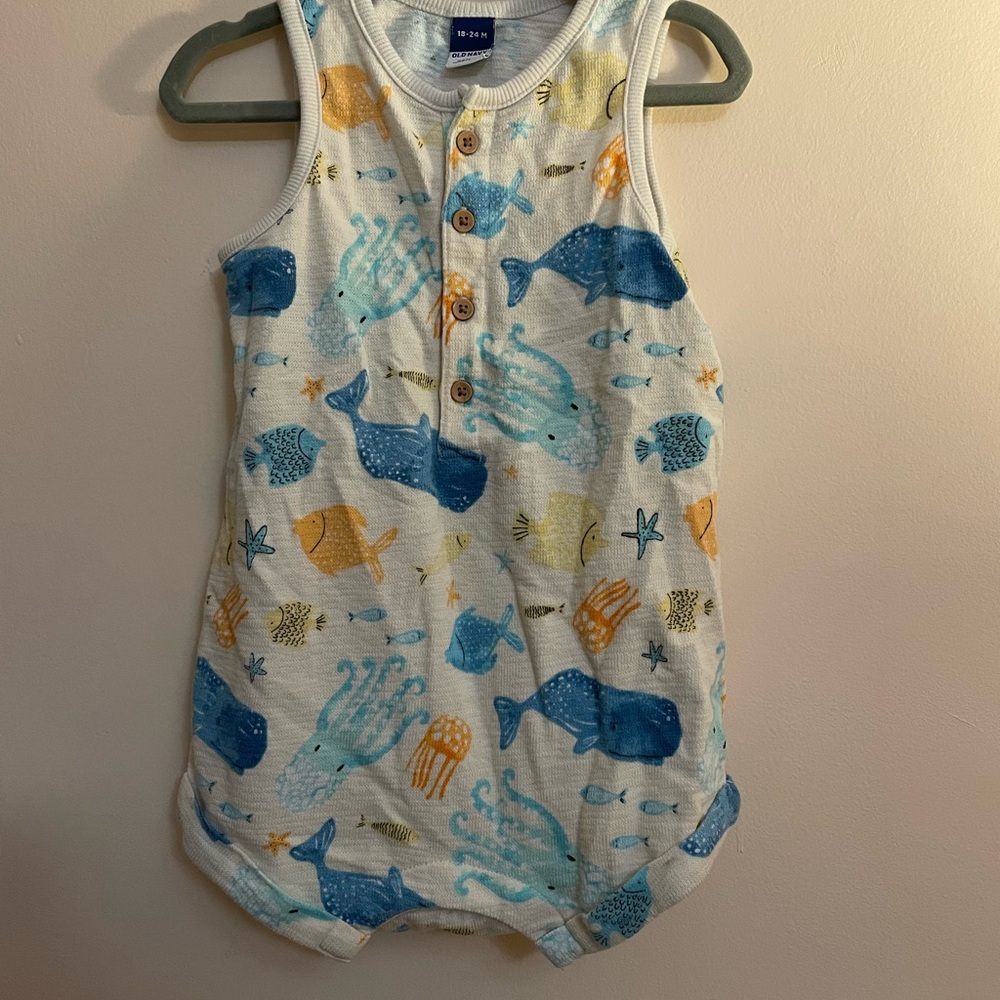 Sleeveless Whale Print Baby Romper